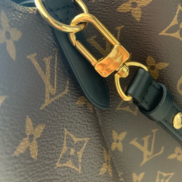 Louis Vuitton Neonoe - Picture 8 of 10